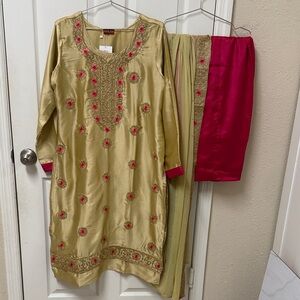 NWT Pakistani Indian Elegant Gold and Pink Embroidered Dress Set